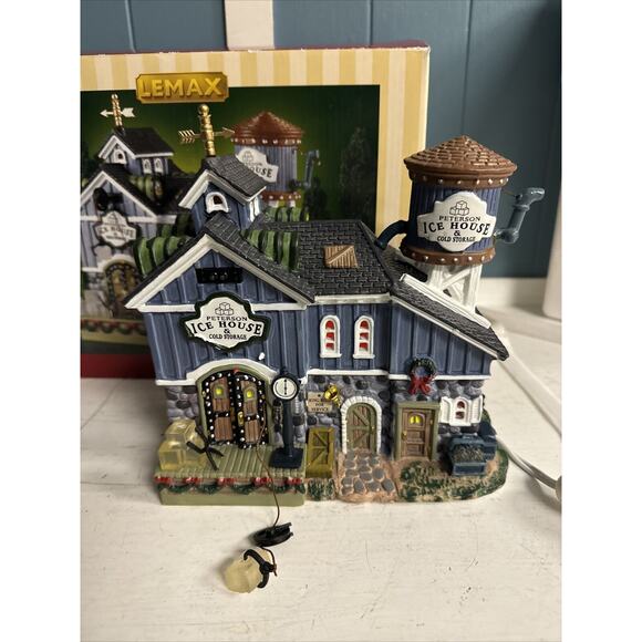 2005 Lemax Peterson Ice House & Cold Storage 55209 Retired‎ Harvest Crossing - Picture 1 of 7